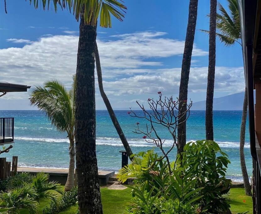 Oceanfront With Aircon-Hear The Waves-Amazing Views-Wifi Apartment Лахайна Екстериор снимка