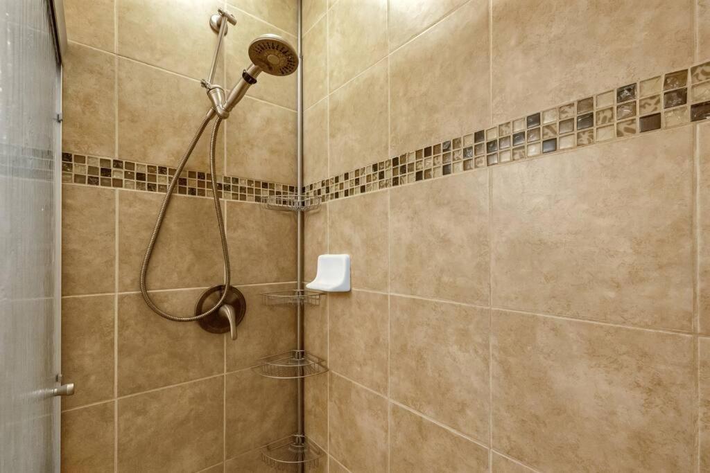 Oceanfront With Aircon-Hear The Waves-Amazing Views-Wifi Apartment Лахайна Екстериор снимка